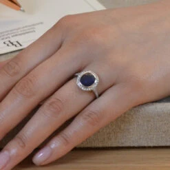 Bague Entourage En Platine, Saphir Et Diamants -Castafiore Boutique 26684