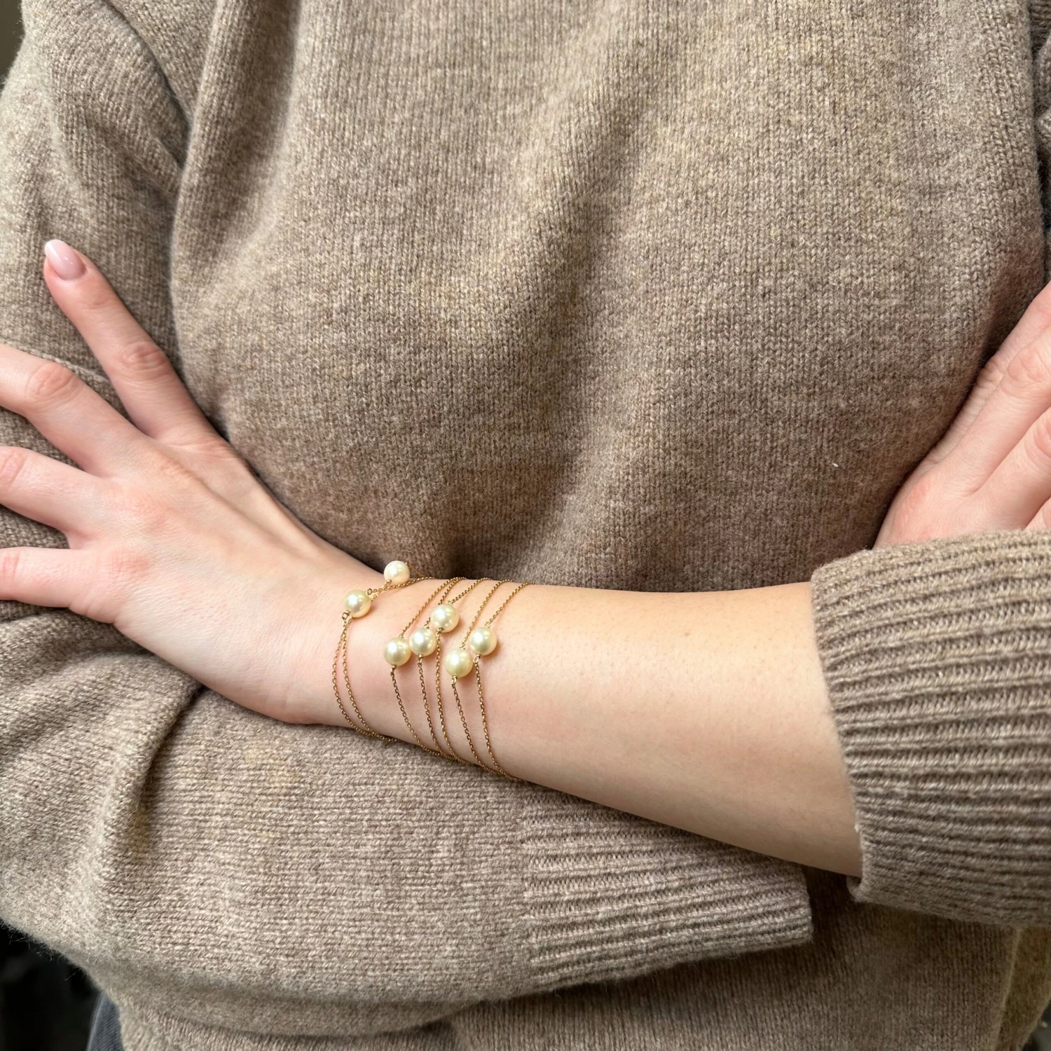 Ensemble De 7 Bracelets En Or Jaune Et Perles 2 Ensemble De 7 Bracelets En Or Jaune Et Perles – Image 2