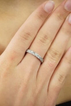 Bague Alliance En Or Blanc Diamants Sur Platine 8 Bague Alliance En Or Blanc Diamants Sur Platine -Castafiore Boutique alliance art deco or blanc diamants sur platine 370666