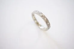 Bague Alliance En Or Blanc Diamants Sur Platine 10 Bague Alliance En Or Blanc Diamants Sur Platine -Castafiore Boutique alliance art deco or blanc diamants sur platine 879177
