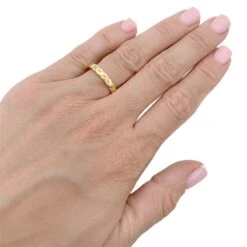 Miller Bague Alliance CHANEL "Coco Crush" En Or Jaune -Castafiore Boutique bague alliance chanel coco crush en or jaune 733612