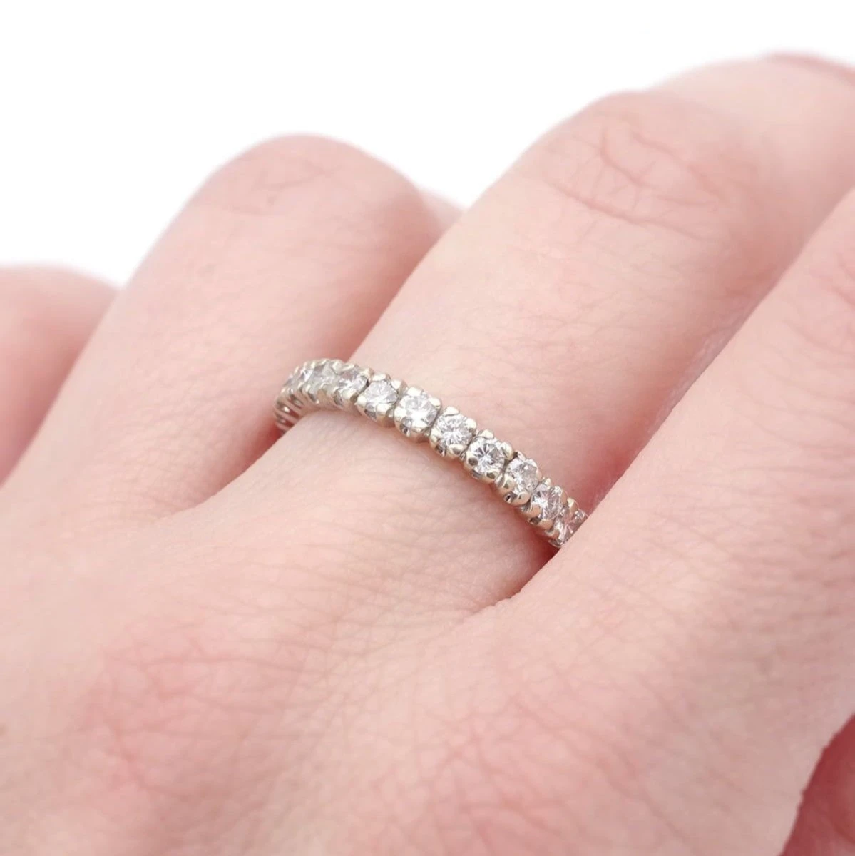 Bague Alliance En Or Blanc Et Diamants 2 Bague Alliance En Or Blanc Et Diamants – Image 2