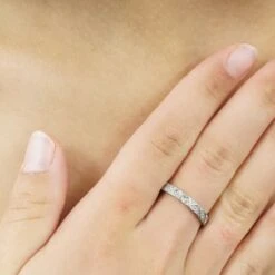 Bague Alliance En Or Blanc Diamants Sur Platine 7 Bague Alliance En Or Blanc Diamants Sur Platine -Castafiore Boutique bague alliance en or blanc platine et diamants 262357