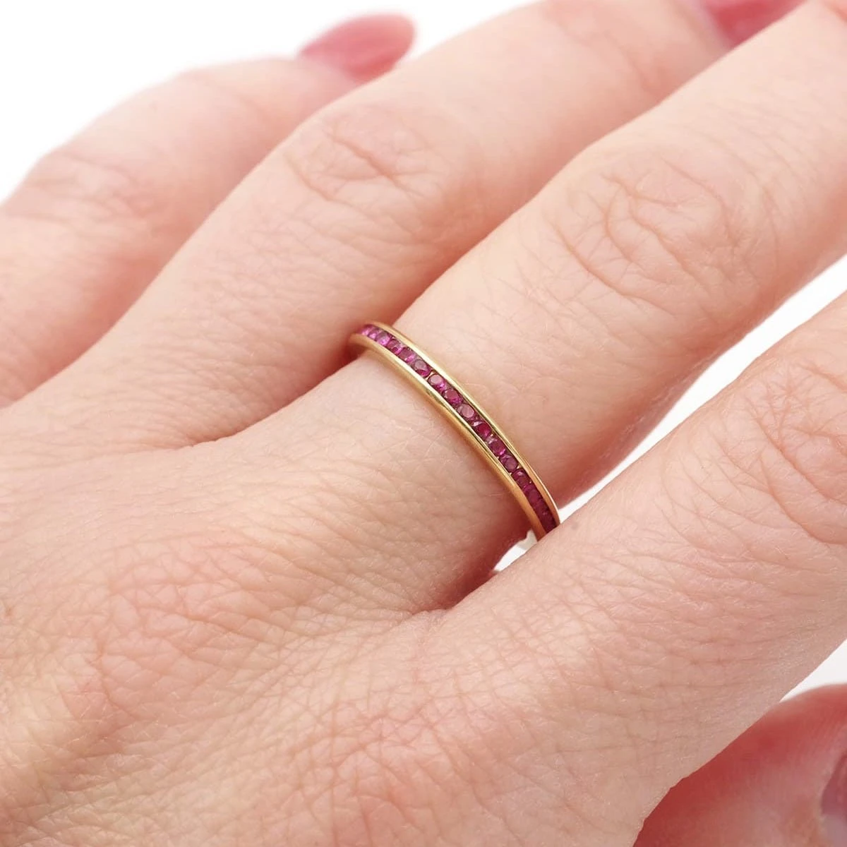 Bague Alliance En Or Jaune Et Rubis 2 Bague Alliance En Or Jaune Et Rubis – Image 2