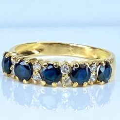 Bague Alliance En Or Jaune, Saphirs Et Diamants 11 Bague Alliance En Or Jaune, Saphirs Et Diamants -Castafiore Boutique bague alliance en or jaune saphirs et diamants 537969