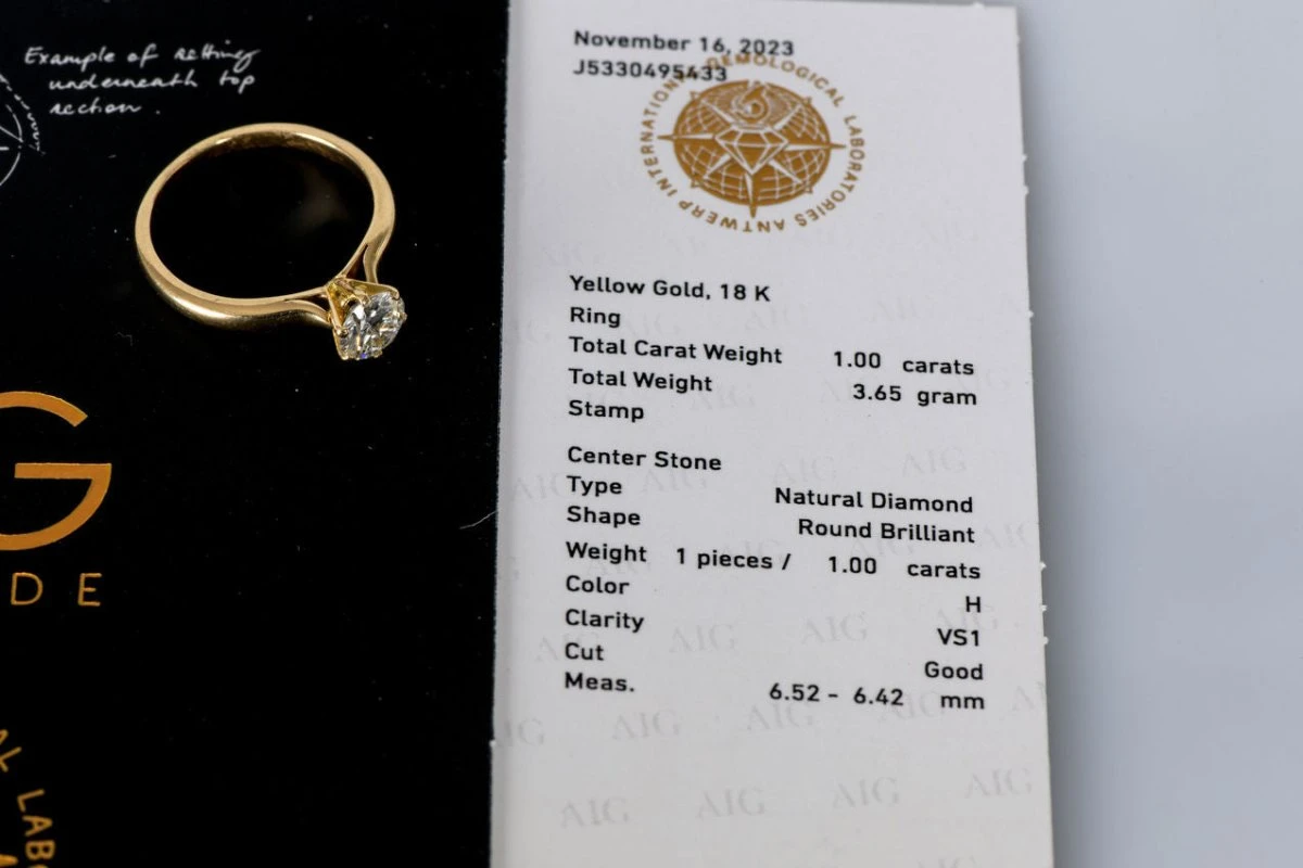 Bague Alliance Solitaire En Or 18 Carats Ornée D’1 Diamant 1ct 11 Bague Alliance Solitaire En Or 18 Carats Ornée D’1 Diamant 1ct – Image 11