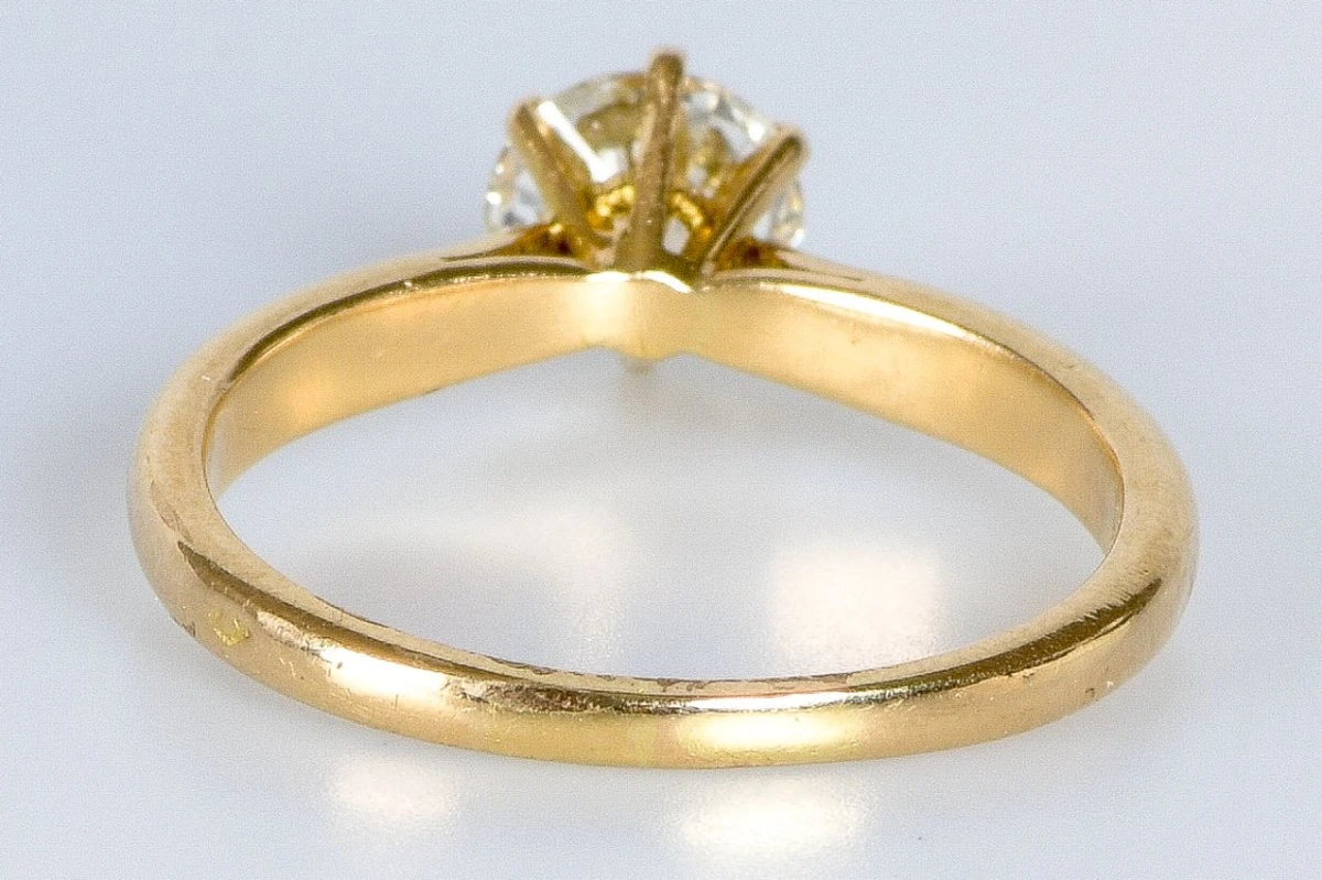 Bague Alliance Solitaire En Or 18 Carats Ornée D’1 Diamant 1ct 7 Bague Alliance Solitaire En Or 18 Carats Ornée D’1 Diamant 1ct – Image 7