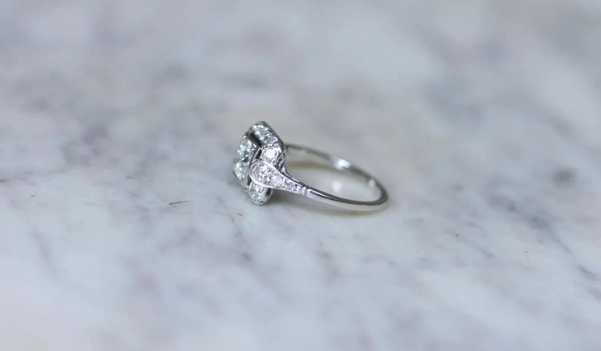 Bague Art Deco Carrée Diamants 1,45 Cts 7 Bague Art Deco Carrée Diamants 1,45 Cts – Image 7