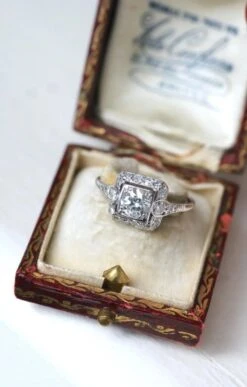 Bague Art Deco Carrée Diamants 1,45 Cts