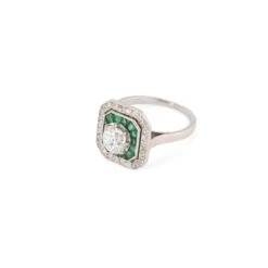 Bague Art Décoen Platine, émeraudes Et Diamants 16 Bague Art Décoen Platine, émeraudes Et Diamants -Castafiore Boutique bague art deco en platine emeraudes et diamants 333485