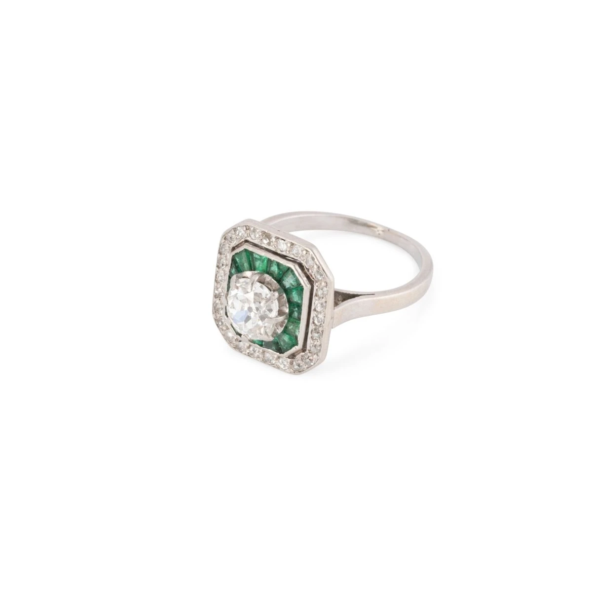 Bague Art Décoen Platine, émeraudes Et Diamants 7 Bague Art Décoen Platine, émeraudes Et Diamants – Image 7