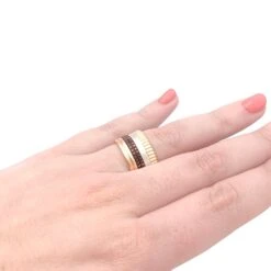 Miller Bague Bandeau BOUCHERON "Quatre Classique Large" Or Jaune, Or Blanc Et Or Rose -Castafiore Boutique bague bandeau boucheron quatre classique large or jaune or blanc et or rose 809497