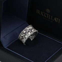 Bague Bandeau BUCCELLATI "Eternelle Ramage" En Or Blanc Et Diamants -Castafiore Boutique bague bandeau buccellati eternelle ramage en or blanc et diamants 831375