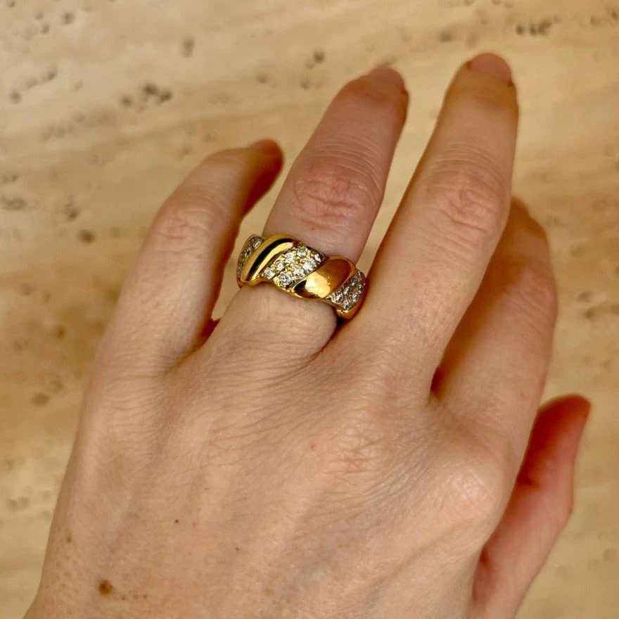 Bague Bandeau DAVID WEBB En Or Jaune, Or Blanc Et Diamants 2 Bague Bandeau DAVID WEBB En Or Jaune, Or Blanc Et Diamants – Image 2