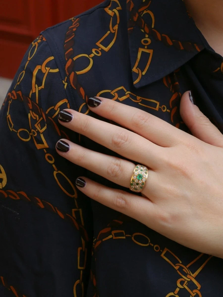 Bague Bandeau Vintage En Or Jaune, Diamants Et émeraudes 8 Bague Bandeau Vintage En Or Jaune, Diamants Et émeraudes – Image 8