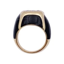 Miller Bague BOUCHERON, "Chevalière", Or Jaune, Bois Et Diamants. -Castafiore Boutique bague boucheron chevaliere or jaune bois et diamants 715393