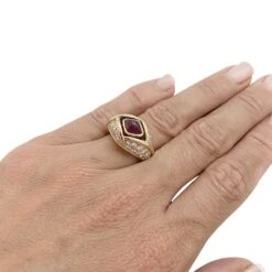 Miller Bague Cartier En Or Jaune, Diamants Et Rubis -Castafiore Boutique bague cartier en or jaune diamants et rubis 944604