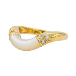 Bague CARTIER En Or Jaune, Pierre De Lune Et Diamants -Castafiore Boutique bague cartier pierre de lune en or jaune 685104