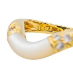 Bague CARTIER En Or Jaune, Pierre De Lune Et Diamants -Castafiore Boutique bague cartier pierre de lune en or jaune 943008