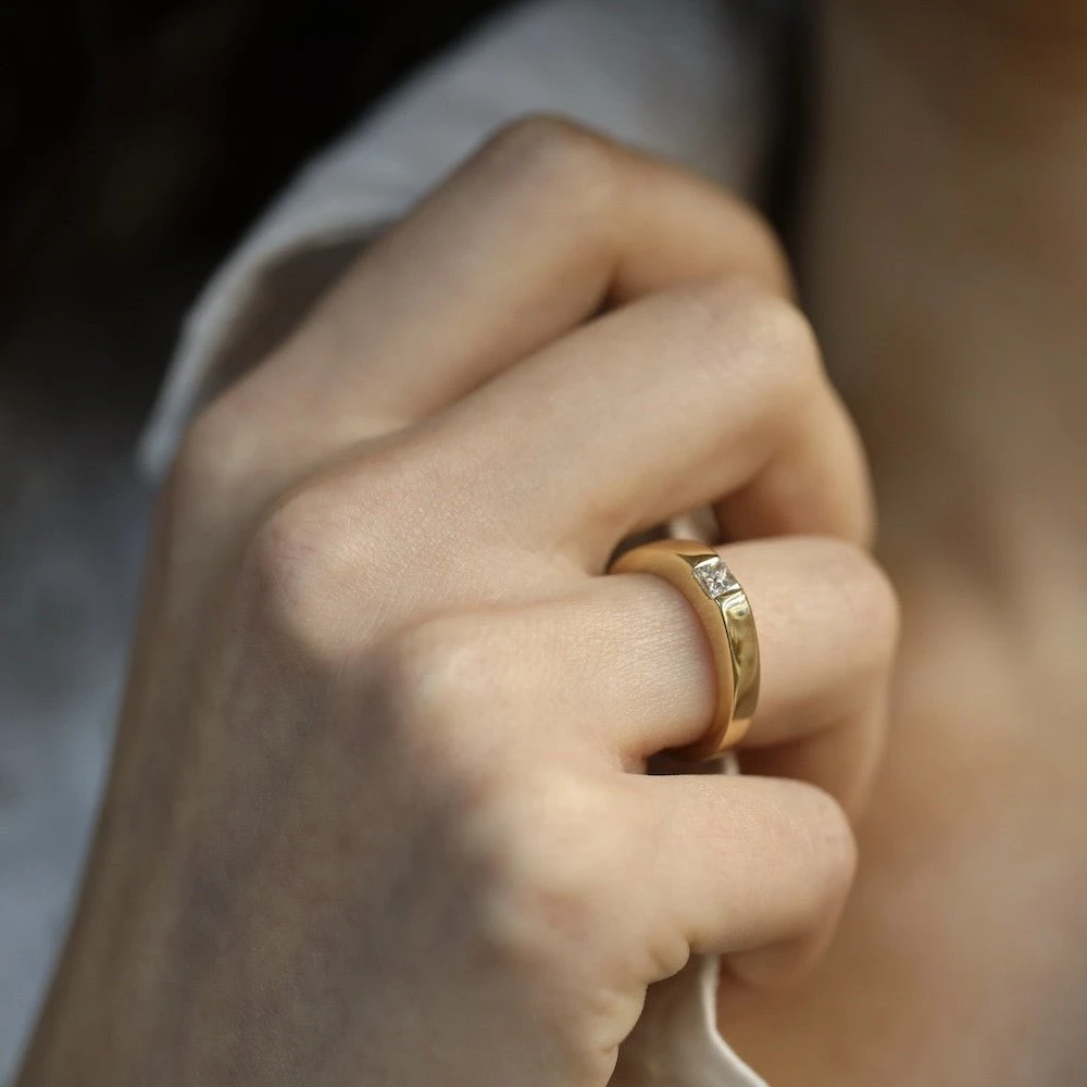 Bague CARTIER "Tank" En Or Jaune Et Diamant 2 Bague CARTIER "Tank" En Or Jaune Et Diamant – Image 2