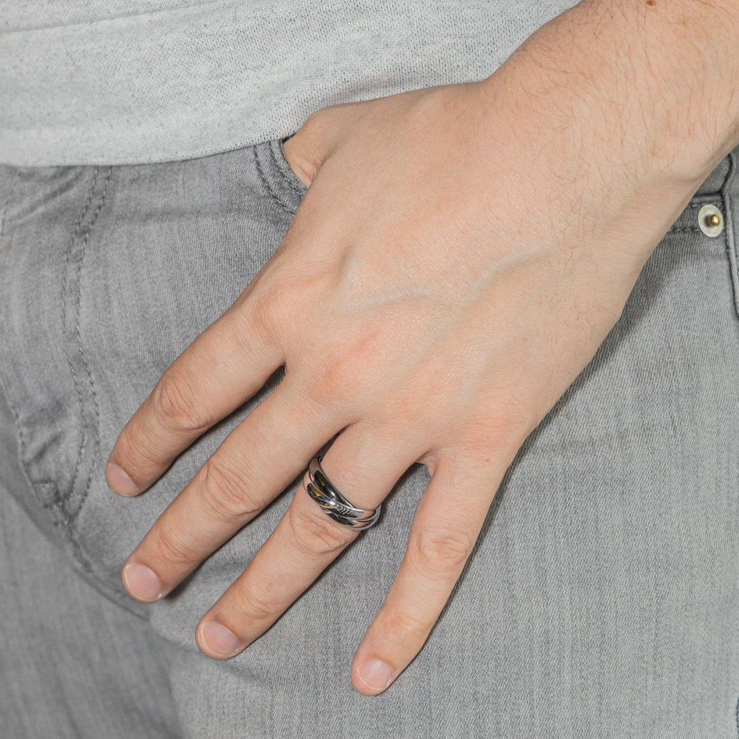 Bague CARTIER "Trinity" En Or Blanc Et Céramique Noire 2 Bague CARTIER "Trinity" En Or Blanc Et Céramique Noire – Image 2