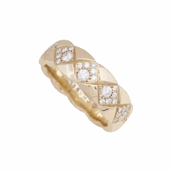 Miller Bague CHANEL, "Coco Crush", En Or Beige Et Diamant 11 Miller Bague CHANEL, "Coco Crush", En Or Beige Et Diamant -Castafiore Boutique bague chanel coco crush en or beige et diamant 470425