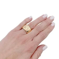 Miller Bague CHANEL "Coco Crush" En Or Jaune -Castafiore Boutique bague chanel coco crush en or jaune 700369