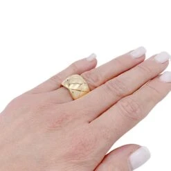 Miller Bague CHANEL "Coco Crush" En Or Jaune -Castafiore Boutique bague chanel coco crush en or jaune 759543