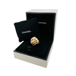Bague Chevalière CHANEL Lion En Or Jaune -Castafiore Boutique bague chanel lion en or jaune 509074