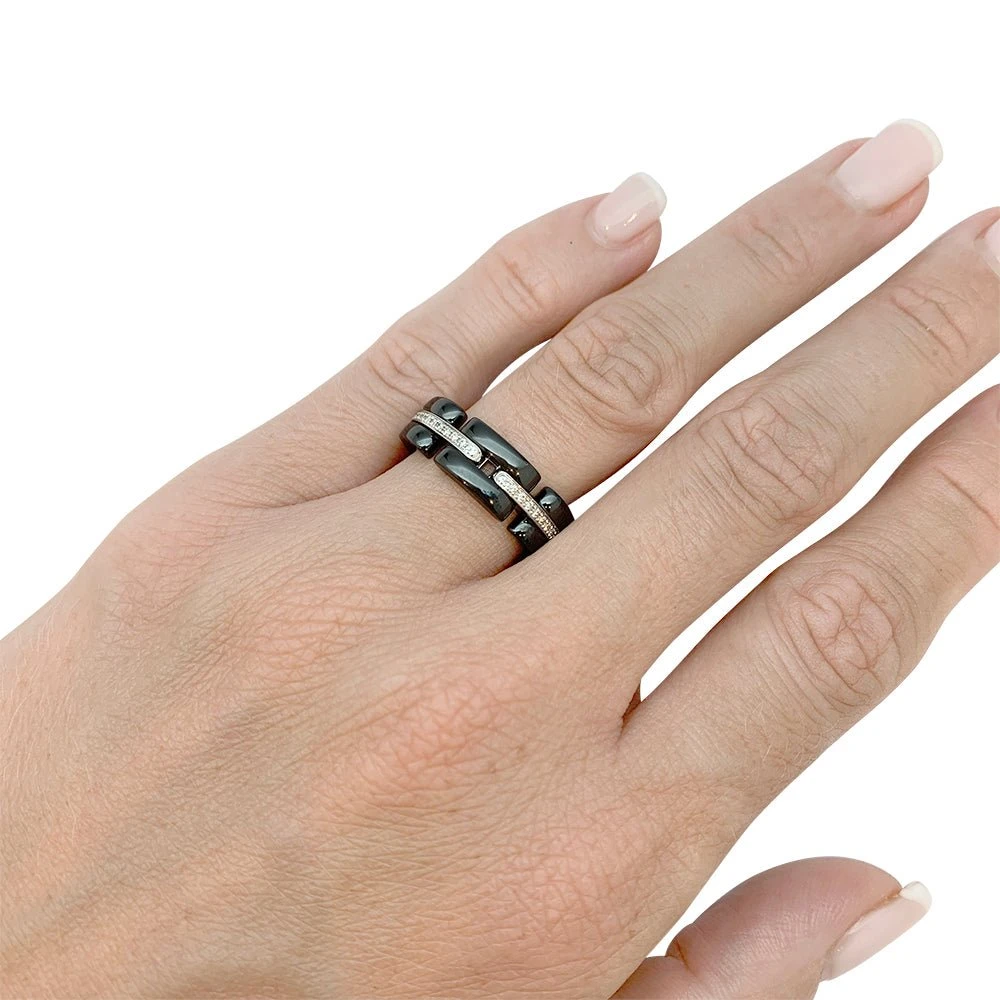 Miller Bague CHANEL "Ultra" En Céramique, Or Blanc Et Diamants. 2 Miller Bague CHANEL "Ultra" En Céramique, Or Blanc Et Diamants. – Image 2