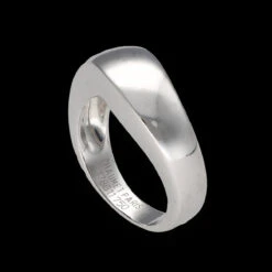 Bague Jonc CHAUMET En Or Gris 13 Bague Jonc CHAUMET En Or Gris -Castafiore Boutique bague chaumet valse en or gris 18 cts de 1995 taille 54 papiers dorigine 401892