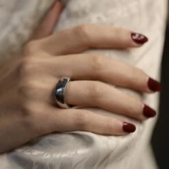 Bague Jonc CHAUMET En Or Gris 14 Bague Jonc CHAUMET En Or Gris -Castafiore Boutique bague chaumet valse en or gris 18 cts de 1995 taille 54 papiers dorigine 827745