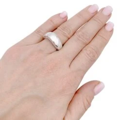 Miller Bague Chaumet, "Valse", Or Blanc, Diamants. -Castafiore Boutique bague chaumet valse or blanc diamants 791452