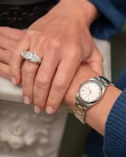 Bague De Forme Ovale En Platine Pavée De Diamants Et Diamant Taille émeraude -Castafiore Boutique bague chevaliere en platine et diamants 629519