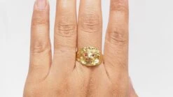 Bague Chevalière Lion En Or Jaune, Rubis Et Diamant -Castafiore Boutique bague chevaliere lion en or jaune rubis et diamant 941356