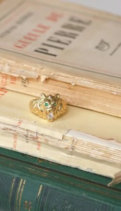 Bague Chevalière Lion Or Jaune Et Diamant -Castafiore Boutique bague chevaliere lion or jaune et diamant 491380