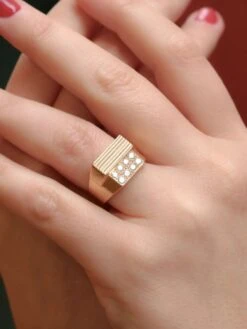 Bague Chevalière Vintage En Or Et Diamants -Castafiore Boutique bague chevaliere vintage en or et diamants 783816