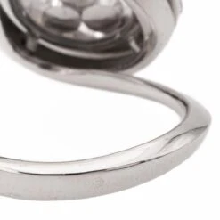 Bague CHOPARD "Happy Diamonds" En Or Blanc Et Diamants 13 Bague CHOPARD "Happy Diamonds" En Or Blanc Et Diamants -Castafiore Boutique bague chopard happy diamonds en or blanc et diamants 809090