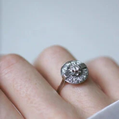 Bague Cible En Or Blanc Et Diamants -Castafiore Boutique bague cible art deco diamant or blanc et platine 233857