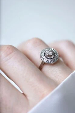 Bague Cible Ronde Art Déco Diamants 13 Bague Cible Ronde Art Déco Diamants -Castafiore Boutique bague cible ronde art deco diamants 157598
