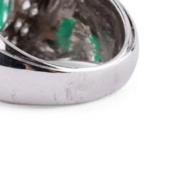 Bague Cocktail En Or Blanc, émeraude Et Diamants 16 Bague Cocktail En Or Blanc, émeraude Et Diamants -Castafiore Boutique bague cocktail en or blanc emeraude et diamants 724072