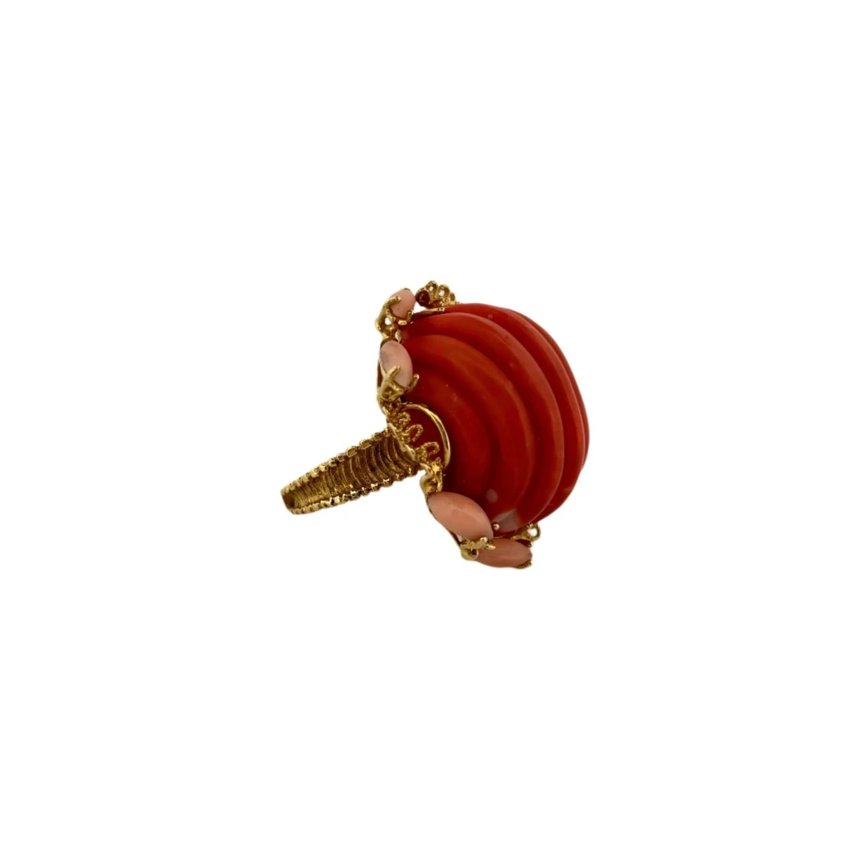 Bague Cocktail En Or Jaune Et Corail 4 Bague Cocktail En Or Jaune Et Corail – Image 4