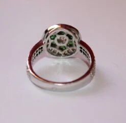 Bague De Style Art Déco Tsavorites Et Diamants 11 Bague De Style Art Déco Tsavorites Et Diamants -Castafiore Boutique bague de style art deco tsavorites et diamants 825586