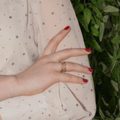 Bague DIOR "My Dior" En Or Jaune Et Diamants 7 Bague DIOR "My Dior" En Or Jaune Et Diamants -Castafiore Boutique bague dior my dior en or jaune et diamants 849719