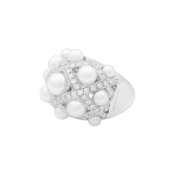 Miller Bague Dôme CHANEL "Baroque" En Or Blanc, Perles Et Diamants 7 Miller Bague Dôme CHANEL "Baroque" En Or Blanc, Perles Et Diamants -Castafiore Boutique bague dome chanel baroque en or blanc perles et diamants 6620992