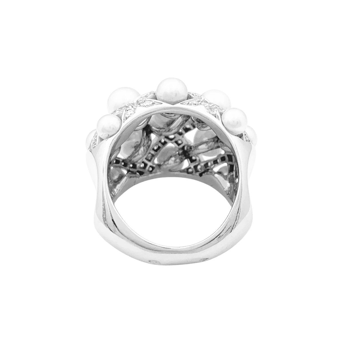 Miller Bague Dôme CHANEL "Baroque" En Or Blanc, Perles Et Diamants 4 Miller Bague Dôme CHANEL "Baroque" En Or Blanc, Perles Et Diamants – Image 4