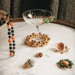 Bague Dôme En Or Jaune, émeraudes Et Diamants -Castafiore Boutique bague dome en or jaune emeraudes et diamants 959996