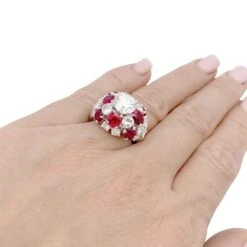 Miller Bague Dôme En Platine, Diamants, Rubis. 7 Miller Bague Dôme En Platine, Diamants, Rubis. -Castafiore Boutique bague dome en platine diamants rubis 736912