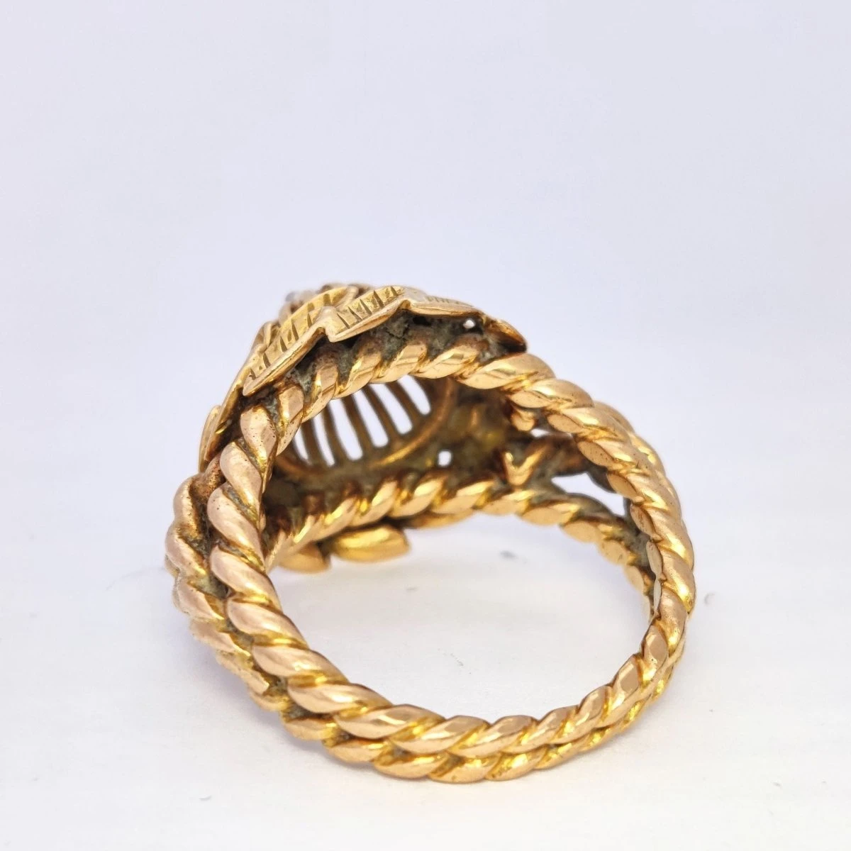 Bague Dôme Motifs Floraux En Or Jaune Et Diamant 4 Bague Dôme Motifs Floraux En Or Jaune Et Diamant – Image 4