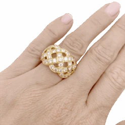 Miller Bague Jonc VAN CLEEF & ARPELS En Or Jaune Et Diamants -Castafiore Boutique bague dome van cleef arpels en or jaune et diamants 5345800
